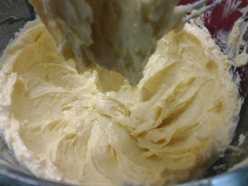 mix cream cheese and queso de bola